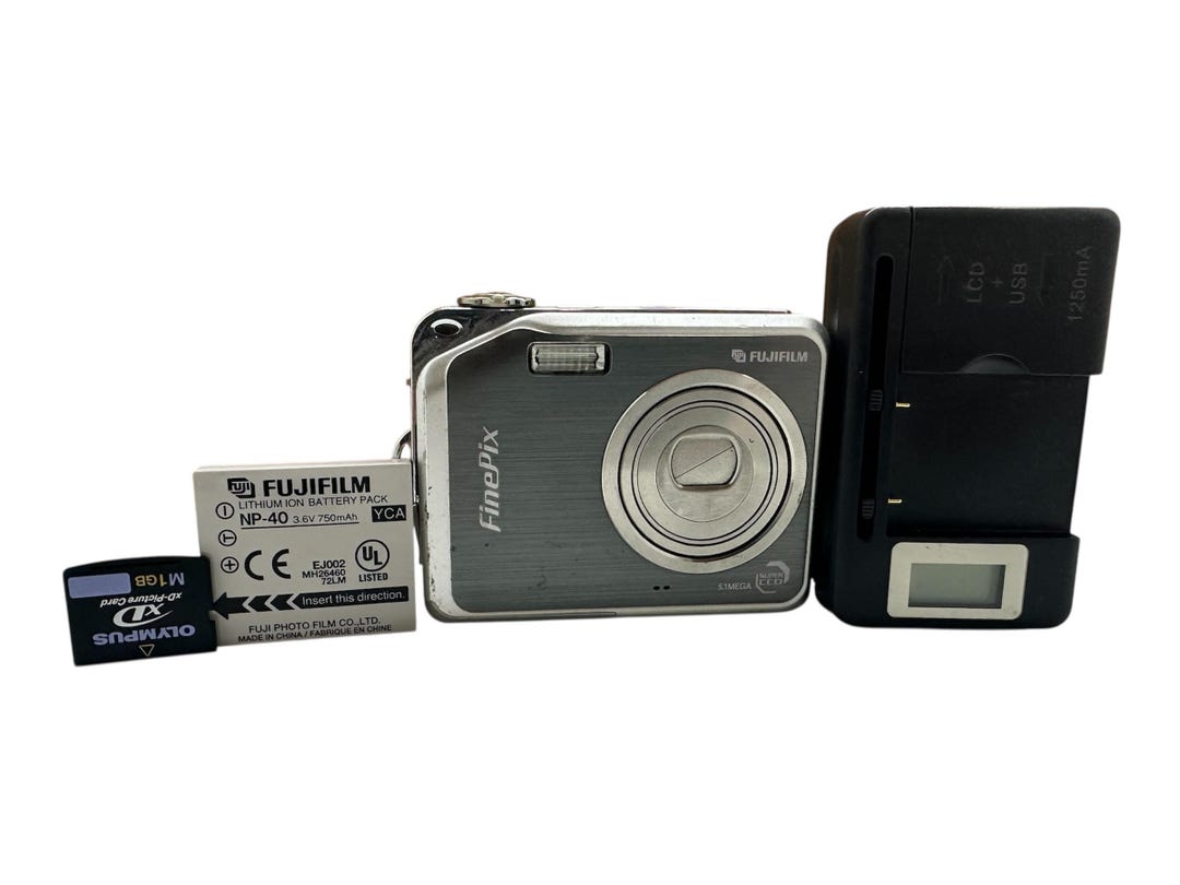 【美品】FUJIFILM FinePix V10 付属品多数 il_1080xN.7195917514_am1a.jpg