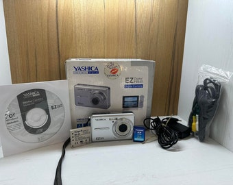 Yashica EZ F8035 Digital Camera Full Box 8 MP 3X Optical Zoom