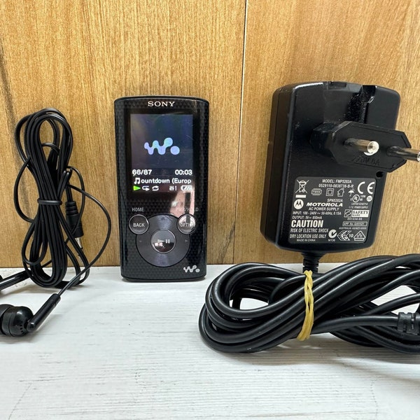 Vintage Sony Walkman Digital Media Player NWZ-E383 MP3 Radio Schwarz mit Ladegerät und Neue Kopfhörer Superthin