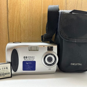 Hewlett Packard HP Photo Smart 215 Vintage Rare 1,3 Mp 2 Digital Zoom 1.8 inches Lcd Digital Camera