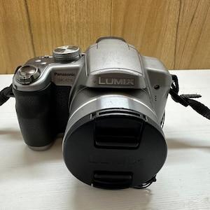 Panasonic Lumix Dmc-FZ18 Digital Camera Made in Japan 18X Wide Angle Optical Zoom 8.1 MP Face Detection