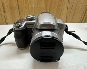 Panasonic Lumix Dmc-FZ18 Digital Camera Made in Japan 18X Wide Angle Optical Zoom 8.1 MP Face Detection