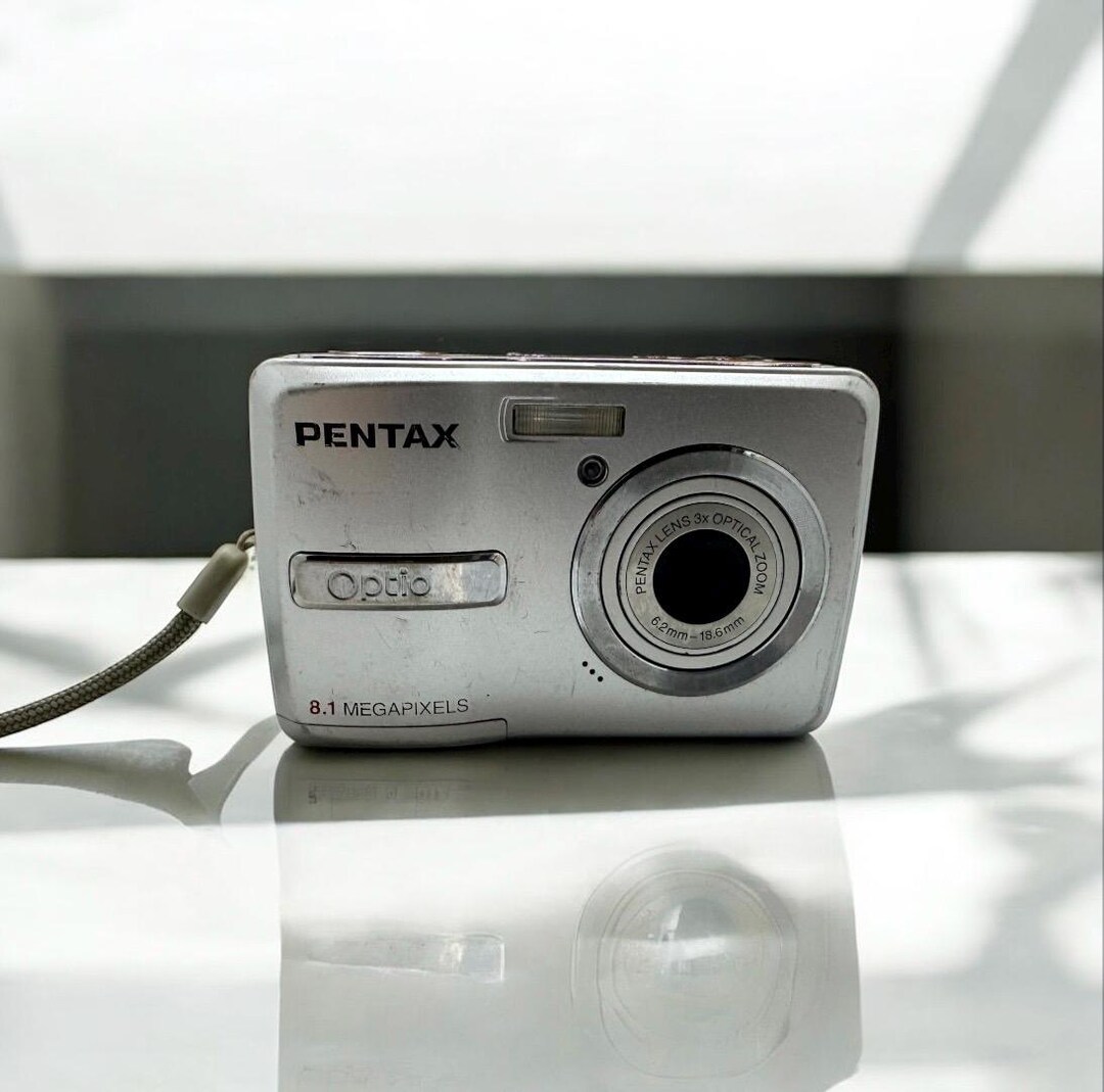 完全未使用品 PENTAX optio E40 PENTAX Pentax Optio E40 8.1MP Digital Camera - Silver for sale
