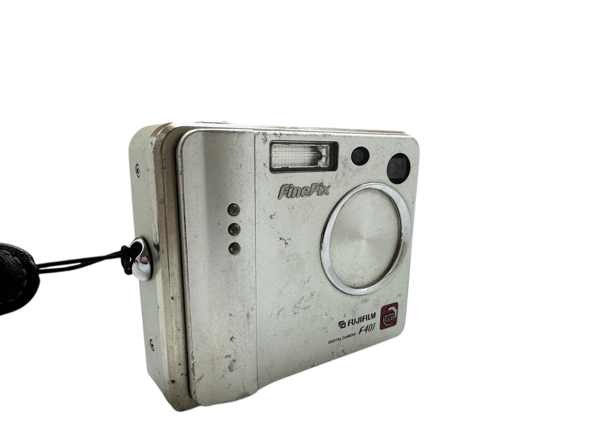 Fujifilm Finepix F401 Japan Digital Camera Super CCD Compact Video