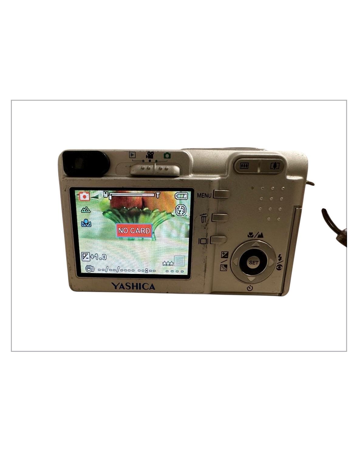 Kyocera Yashica EZ 4033 Digital Camera Full Box 4.2 MP 3X Optical