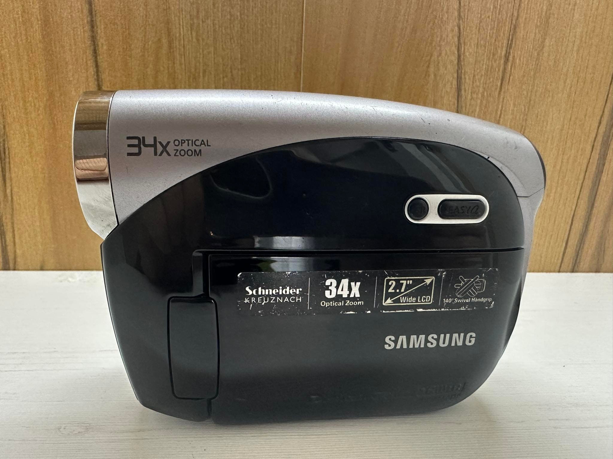 Samsung Digital Camcorder Video Camera 34X Optical Zoom Schneider