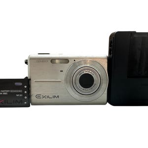 CASIO Exilim EX-Z6 Digital Camera 6 Mp 3X Optical Zoom Compact + Battery, Charger
