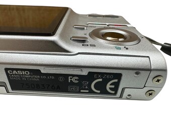 CASIO EXILIM EX-Z60 シルバー デジタルカメラ Casio Exilim EX-Z60 6.0MP Digital Camera Silver Untested Unit Only