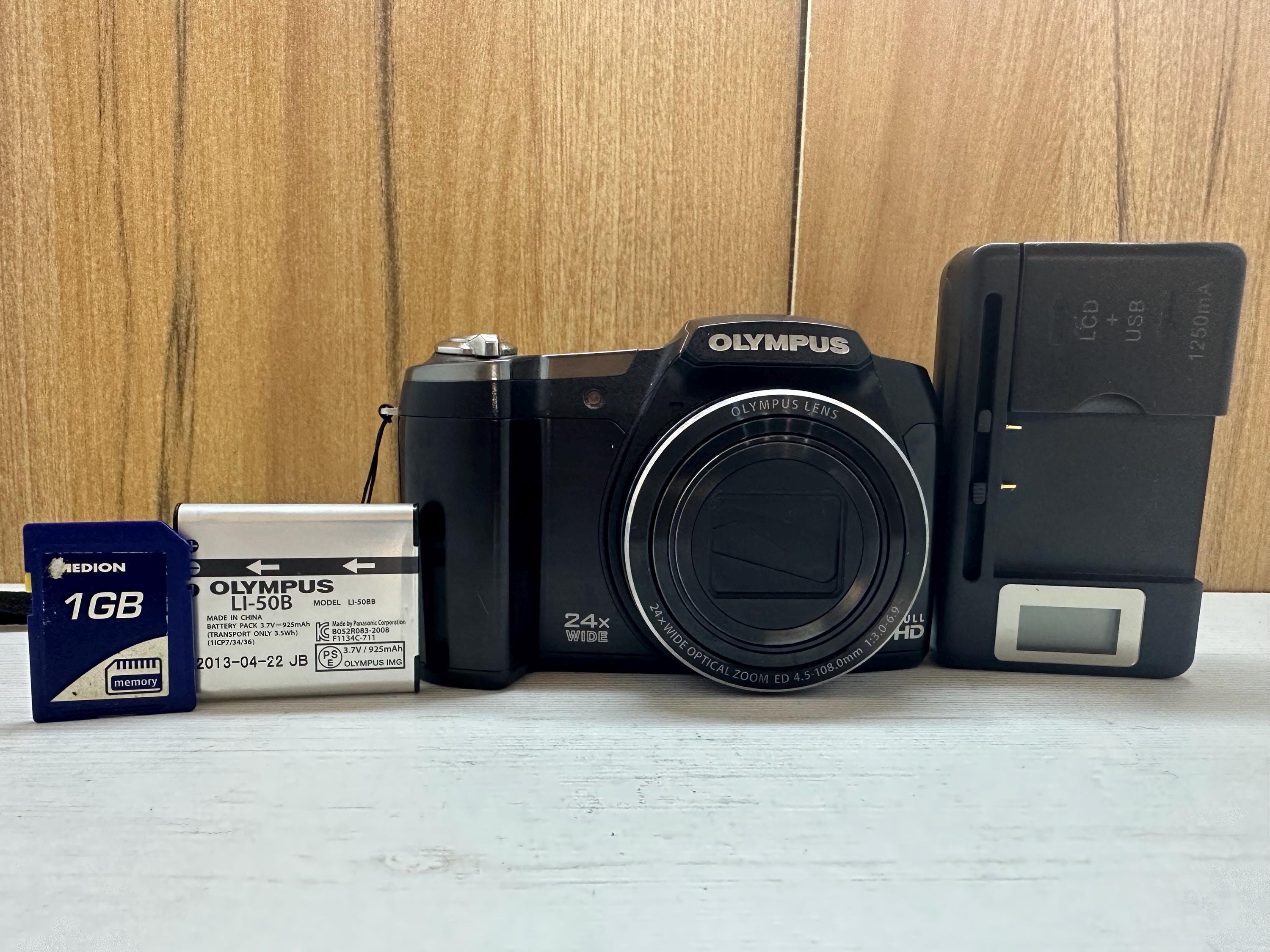 Olympus SZ-17 Full HD Video Digital Camera Compact 14 MP 24X Wide