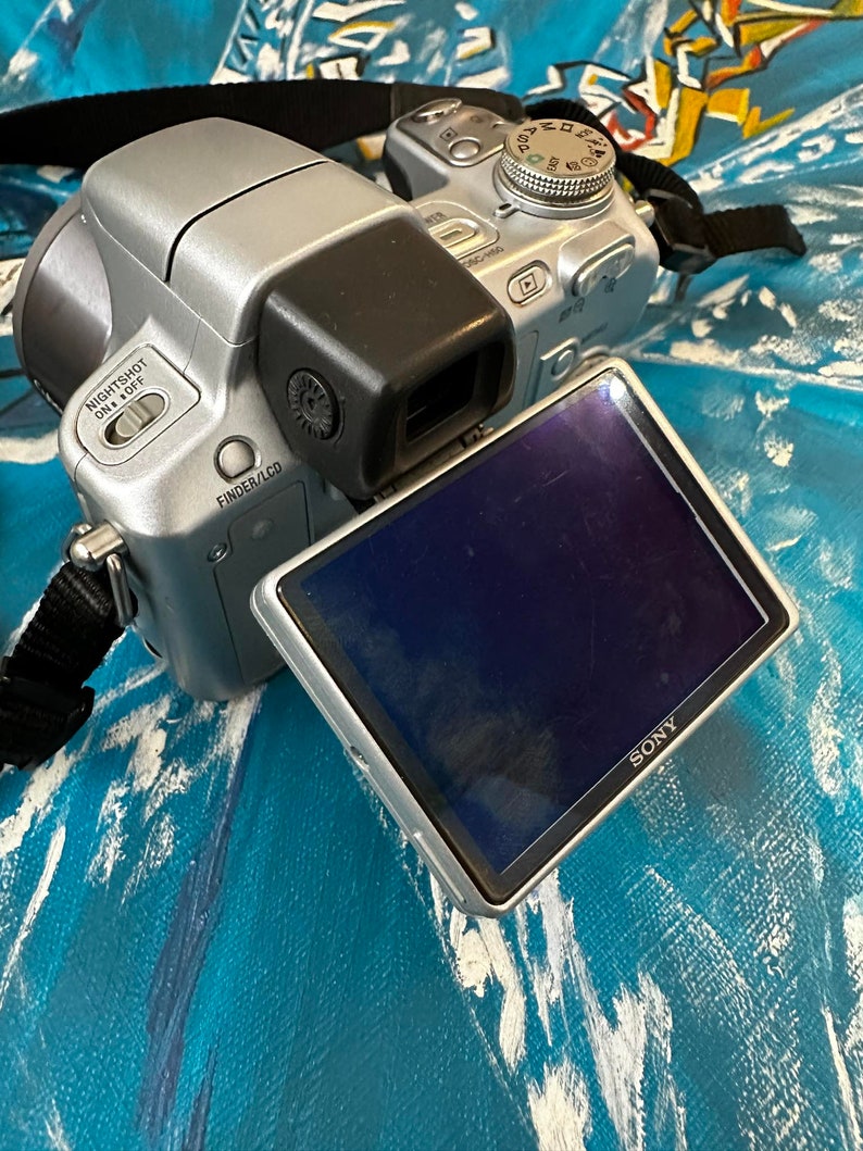 Fotocamera digitale compatta professionale Sony Steady-Shot DSC-H50 9,1 MP Zoom ottico 15x Zoom digitale 30X Schermo mobile da 3 pollici immagine 5