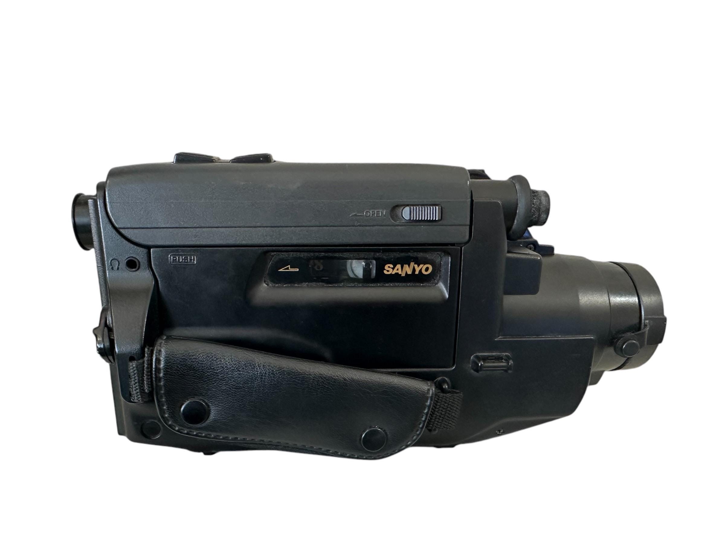 Vintage Sanyo VM-RZ1P Premier Collection 8 Mm Movie Video Camera