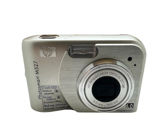 HP Photosmart M527 Hewlett Packard digitalkamera 3x optisk zoom 6 MP 2-tums LCD-skärm kompaktkamera för borttagning av röda ögon Designgalleri AA-batterier