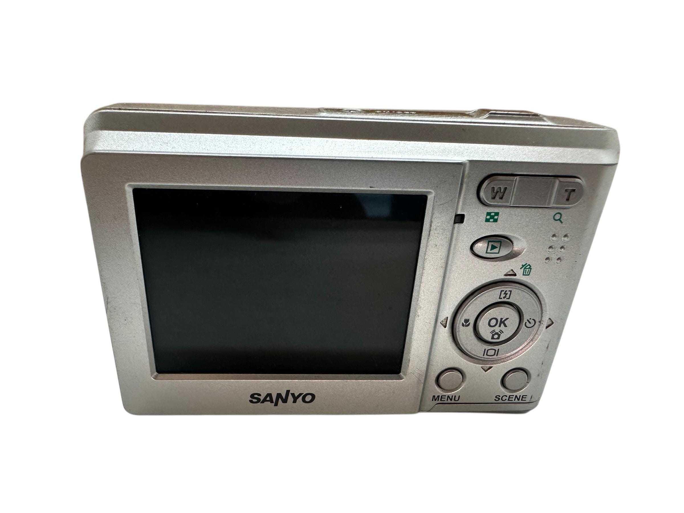 Sanyo S760 Digital Camera 7.1 MP 3x Optical Zoom Digital Anti Blur