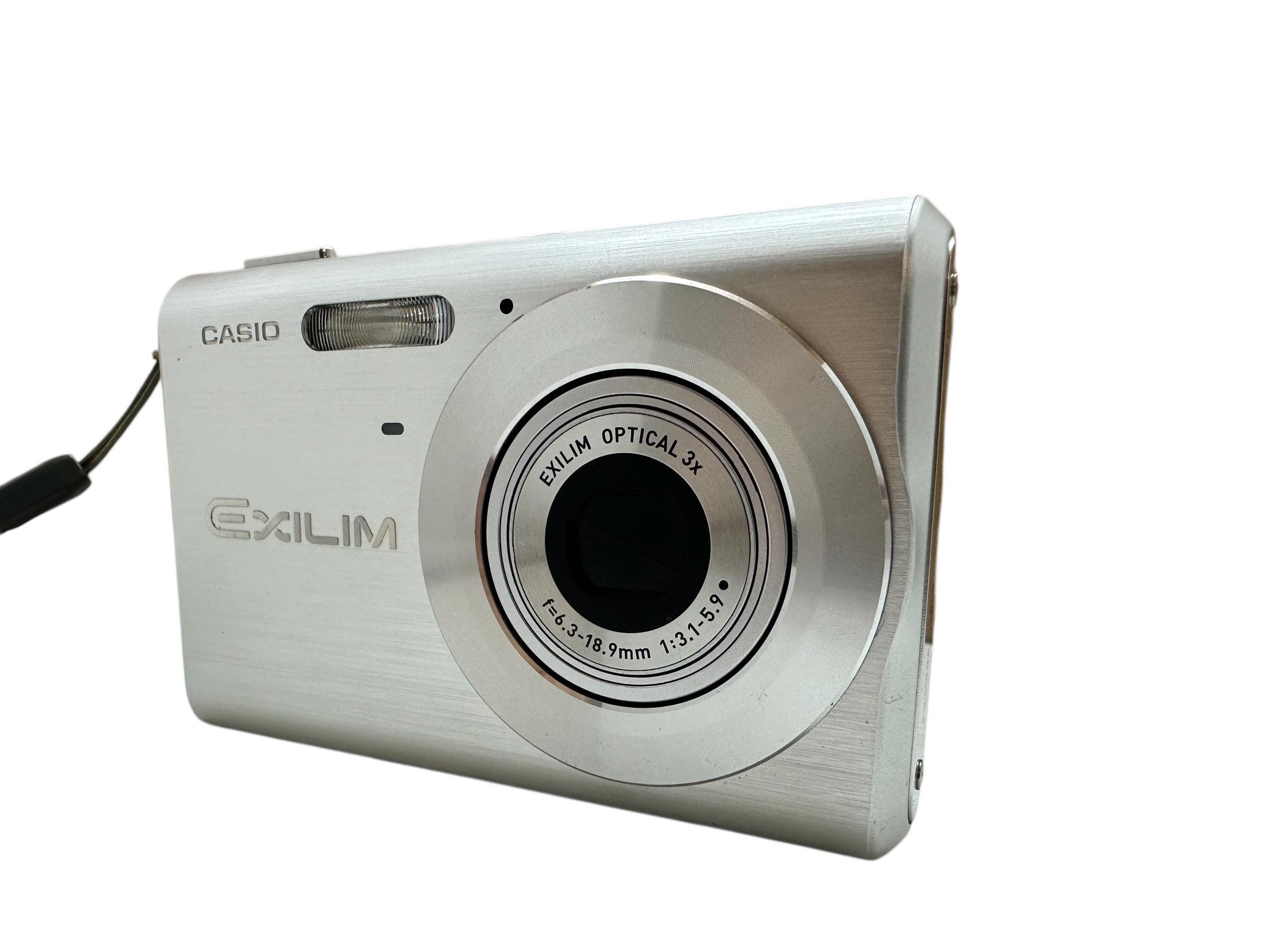 Casio Exilim EX-Z60 Digital Camera 6 MP 3X Optical Zoom 2.6 Inches