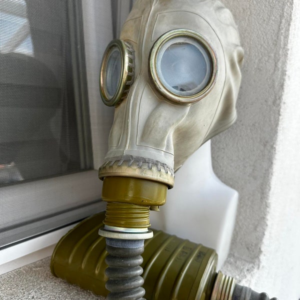 Military Vintage Army Gas Mask with Hose and Big Filter Unique