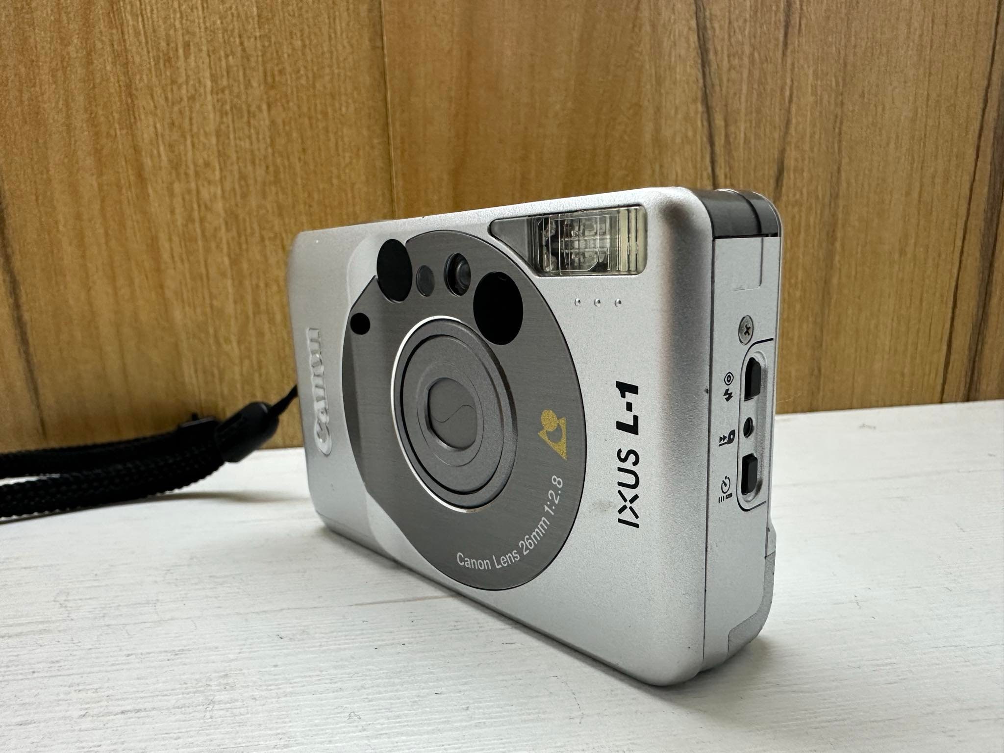 Vintage Canon Ixus L-1 Japan 26 Mm APS Compact Film Camera Zoom