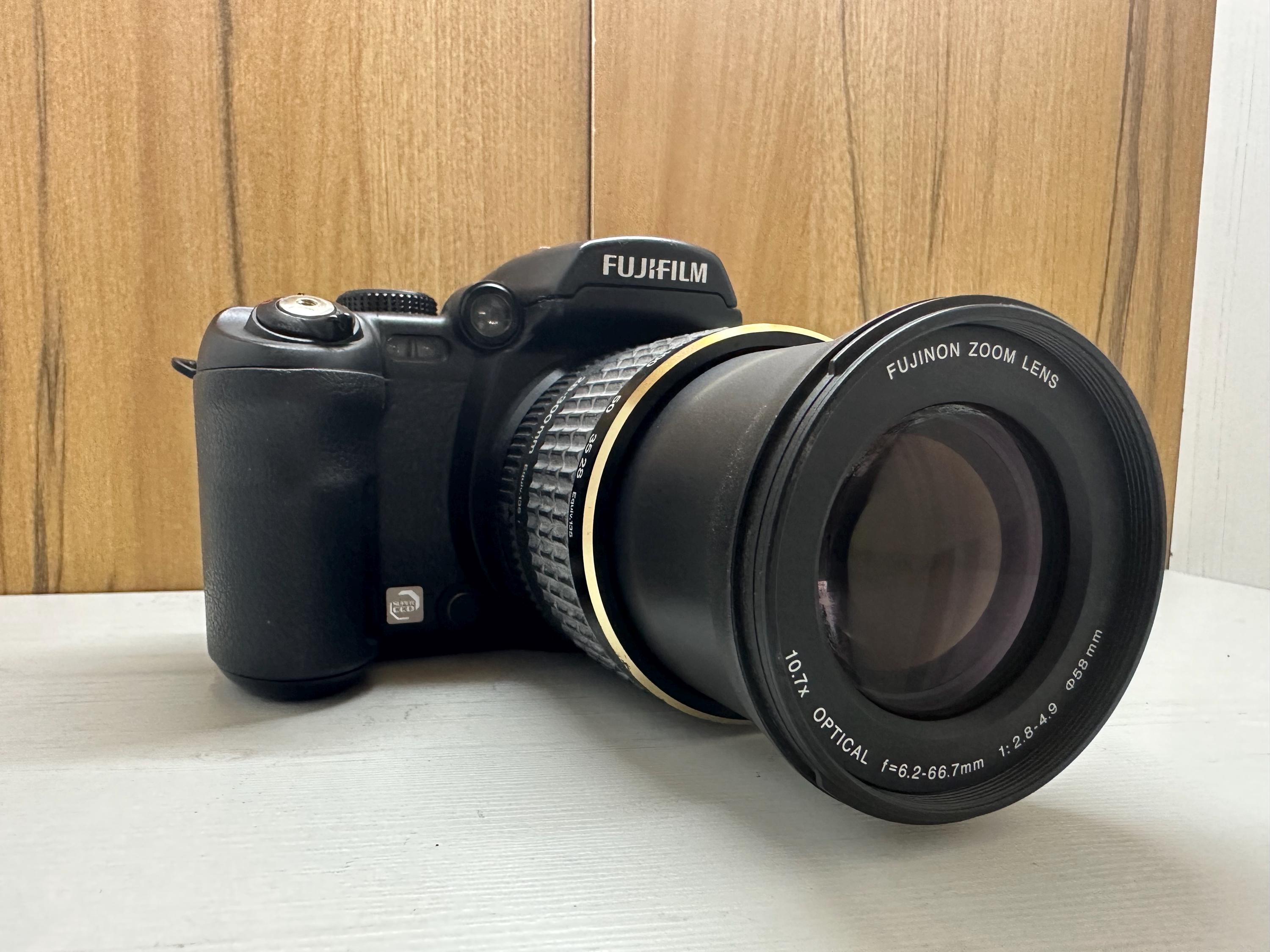 Professional Fujifilm Finepix S9600 Zoom Digital Camera 9 MP Super