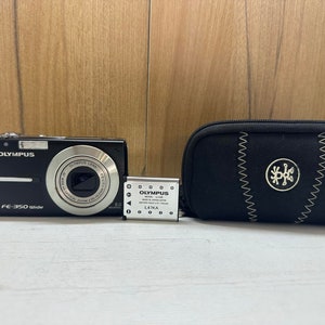 Olympus Fe-350 Cámara digital panorámica Zoom óptico 4X LCD de 2,7 pulgadas + Tarjeta de memoria de 2 GB, estuche y batería