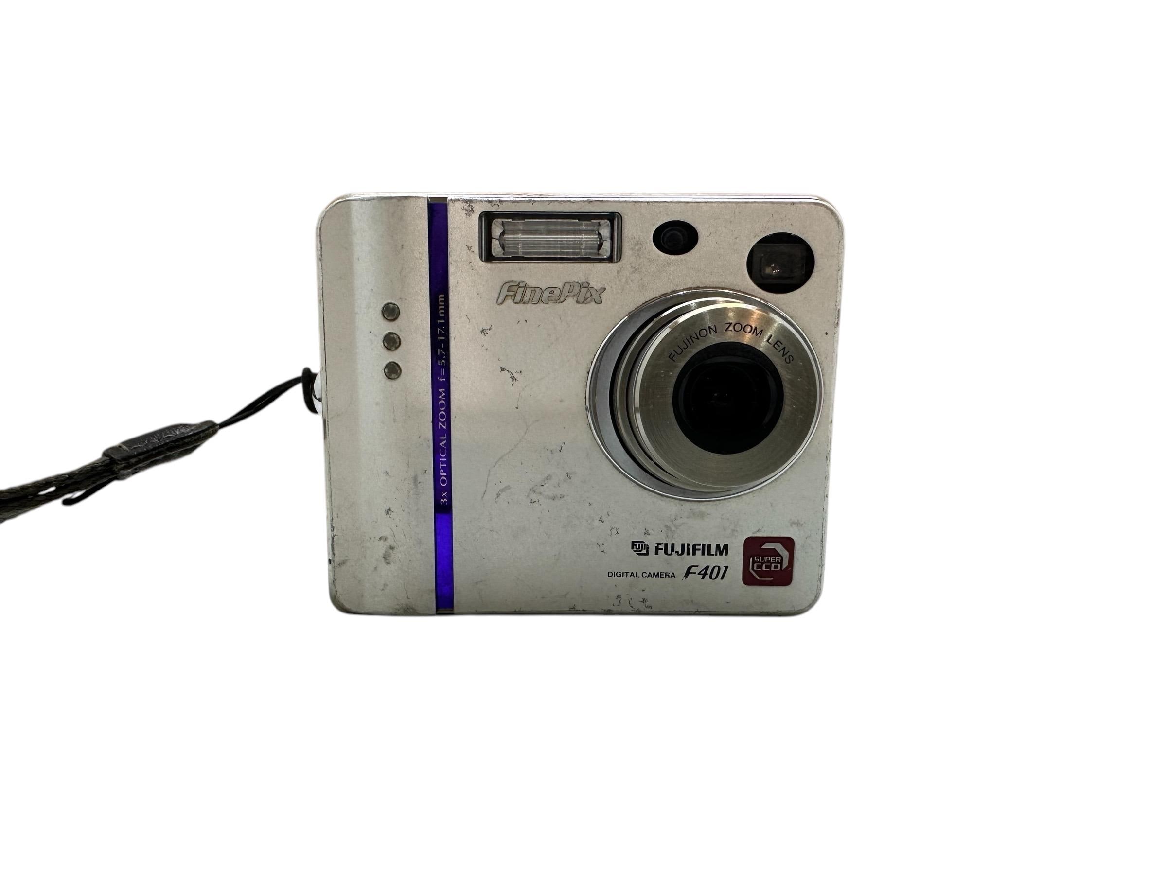 FUJIFILM FinePix F401　デジタルカメラ Amazon | 富士フイルム FinePix F401 2.1MP デジタルカメラ 光学