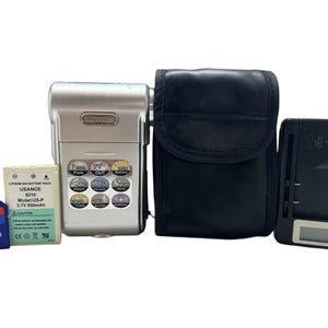 Aiptek DV6800s ビデオカメラ カムコーダー デジタル 2.4 インチ ポータブル メディア プレーヤー コンパクト + 512 MB カード、ケース、バッテリー チャージャー