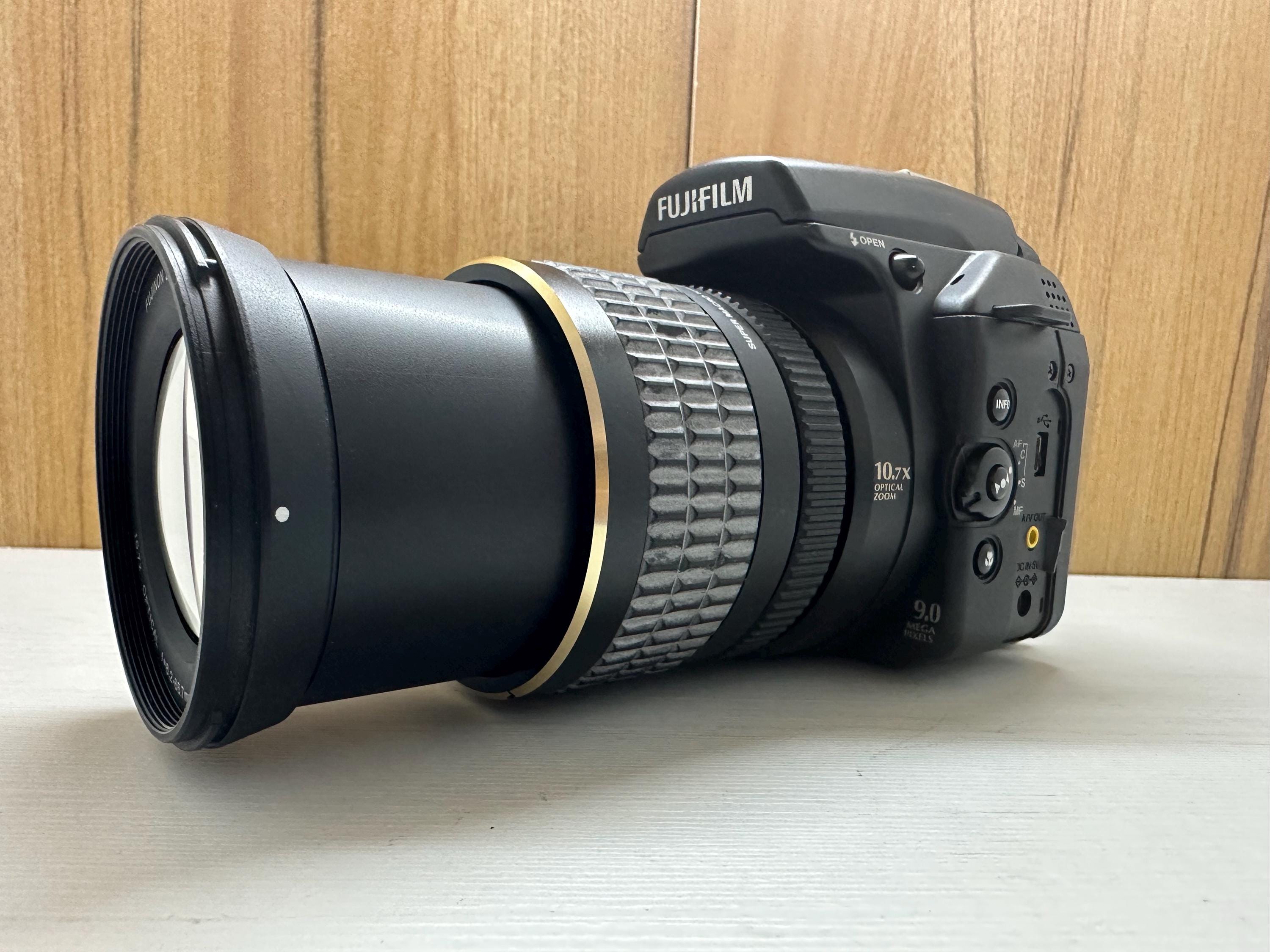 Professional Fujifilm Finepix S9600 Zoom Digital Camera 9 MP Super