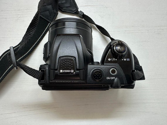 Professional Nikon CoolPix L120 Mpeg4 Movie Digital Camera MP 21X  Optical Zoom Cables and Carriyng Bag AA 1,5 V Batteries