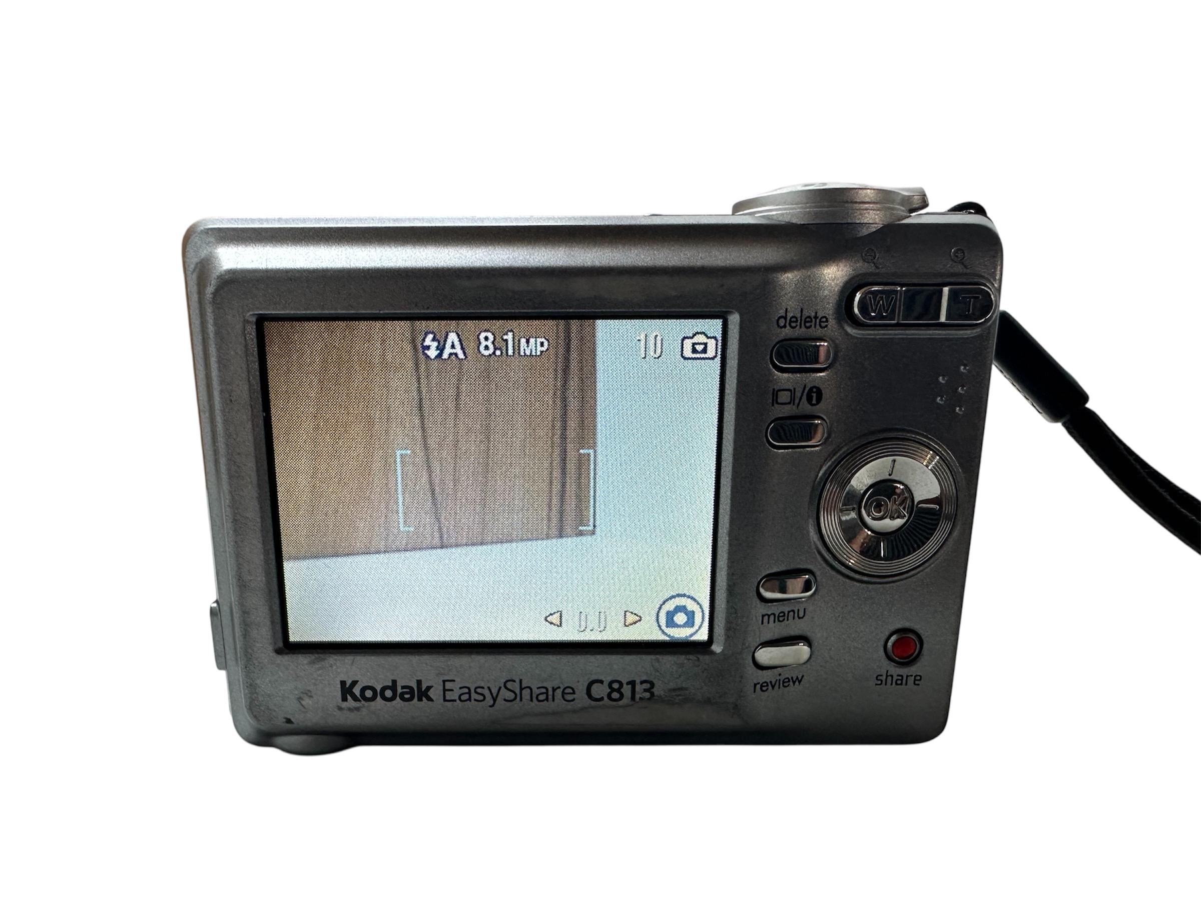 Kodak Easyshare Z813 3x Optical Zoom 8.2 MP Digital Camera Blur