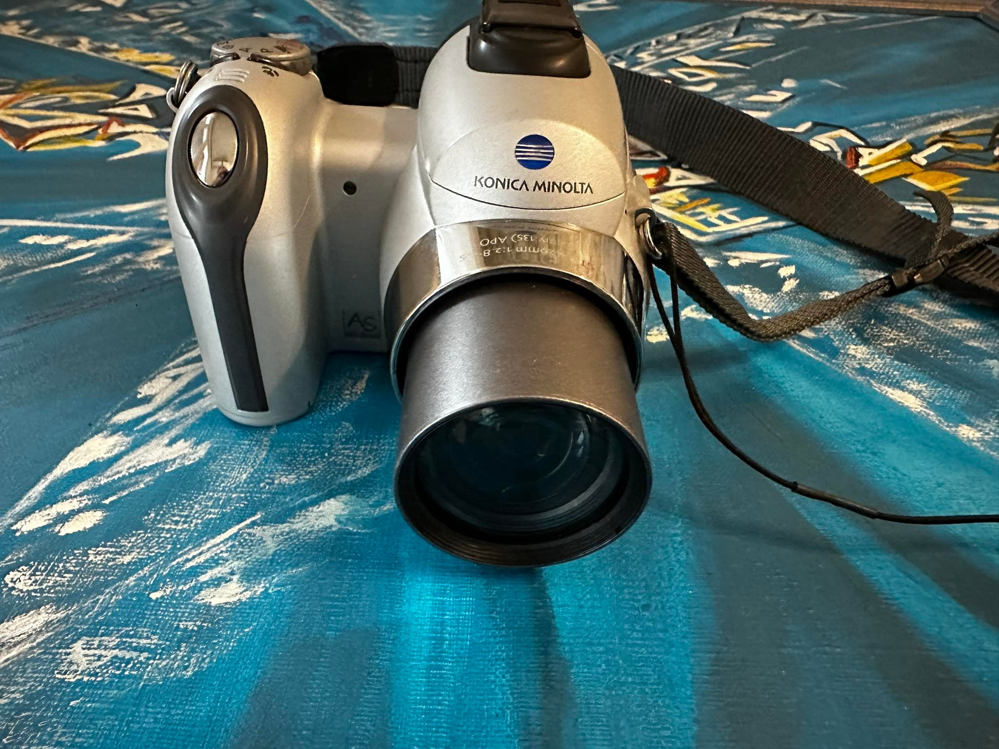 Konica Minolta Dimage Z3 Digital Camera 12X Optical Zoom 4