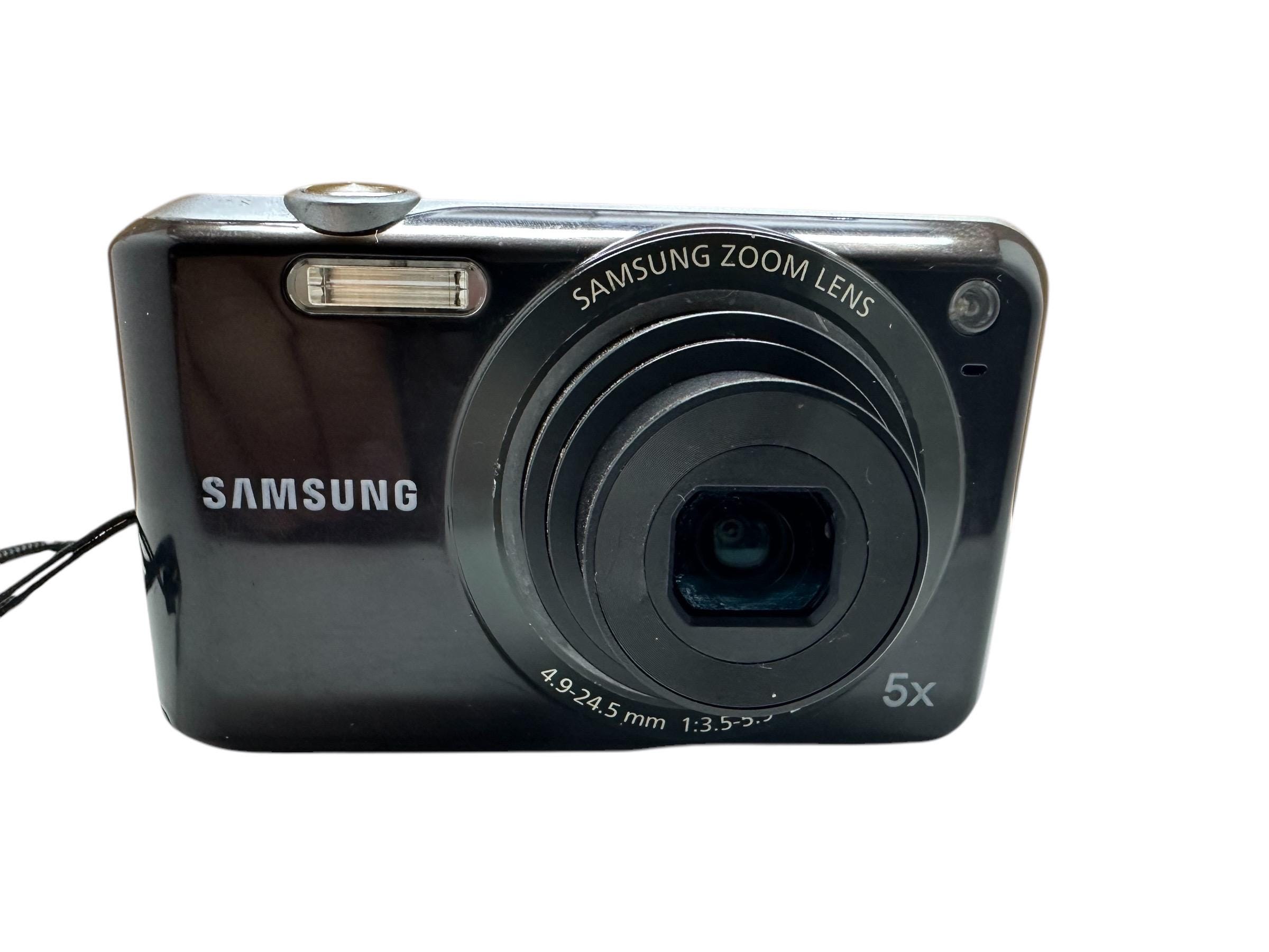 Samsung ES65 Digital Camera Silver 10.2 MP 2.7 Inches Screen 5X