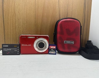 CASIO Exilim EX-S770 Digital Camera 7.2 MP 3X Optical Zoom 2.8 inches Compact + 1GB Memory Card, Battery and Case