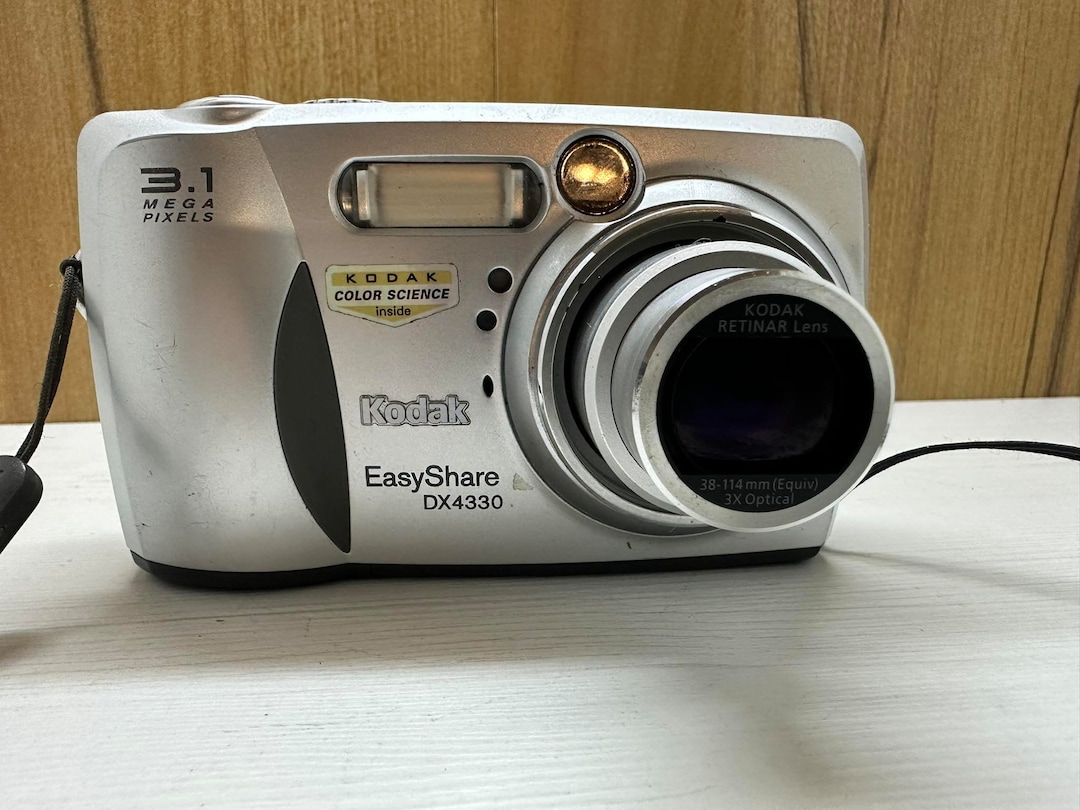 Kodak Easyshare DX4330 Digital Camera 3.1 MP 3X Optical Zoom Screen AA
