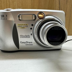 Kodak EasyShare DX4330 Digital Camera 3.1 MP 3X Optical Zoom Screen AA Batteries