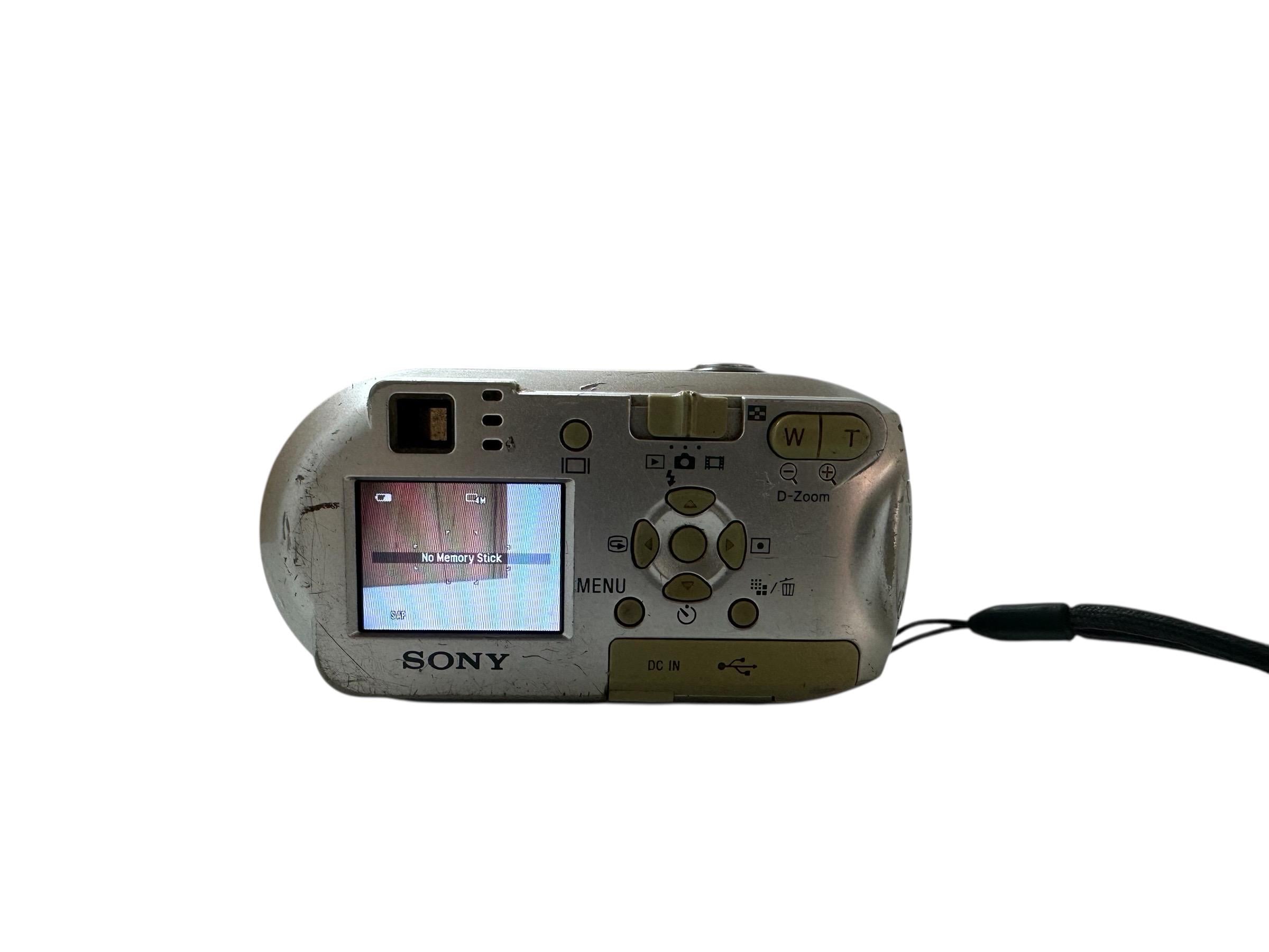 Sony Cybershot DSC-P41 Digital Camera MPEG Movie Vx 4.1 MP Carl