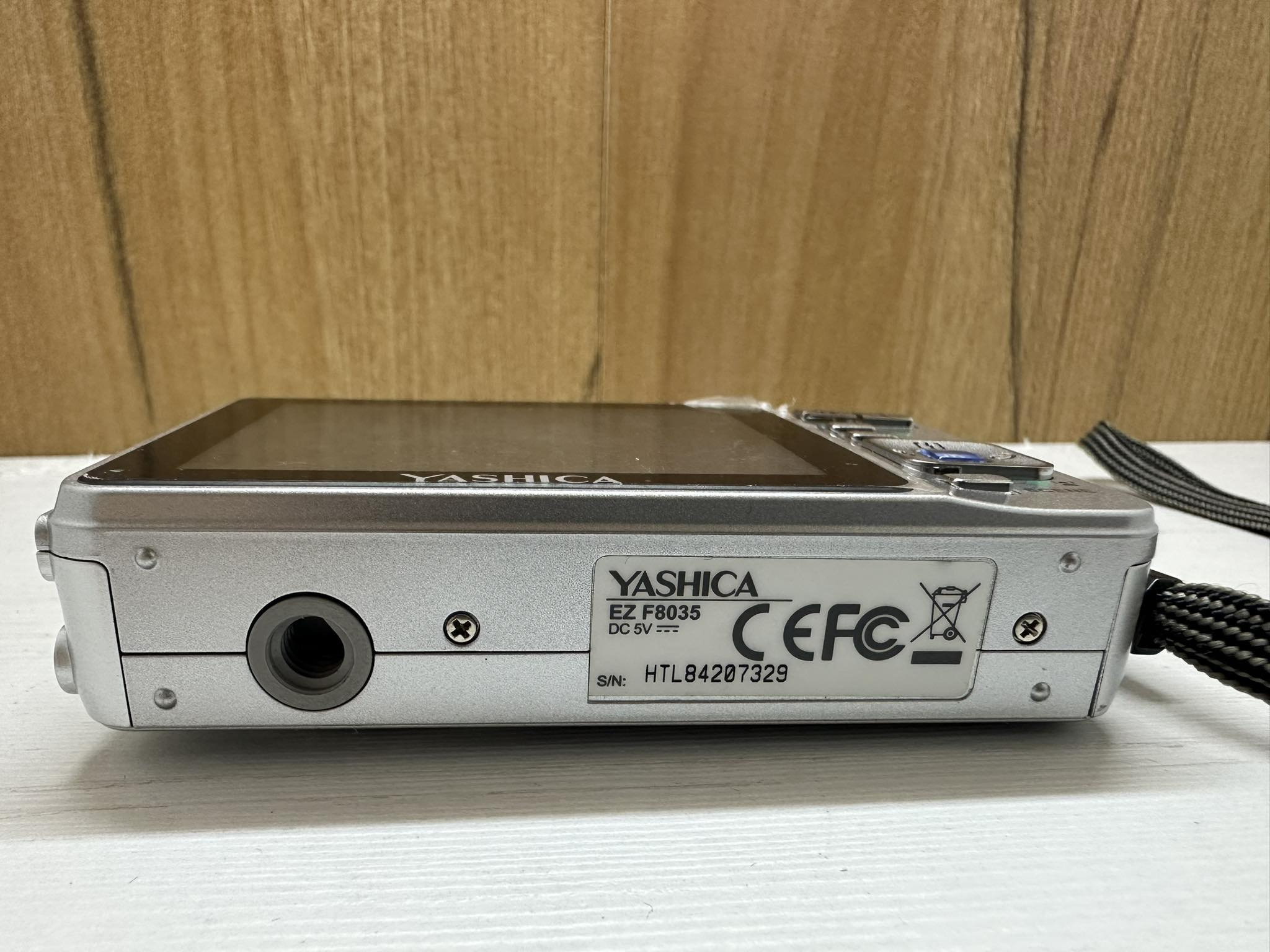 Yashica EZ F8035 Digital Camera Full Box 8 MP 3X Optical Zoom