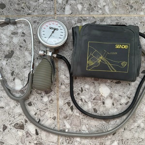 Vintage Mechanical Blood Pressure Sendo Monitor Very Old and Working Retro Collectible image 1