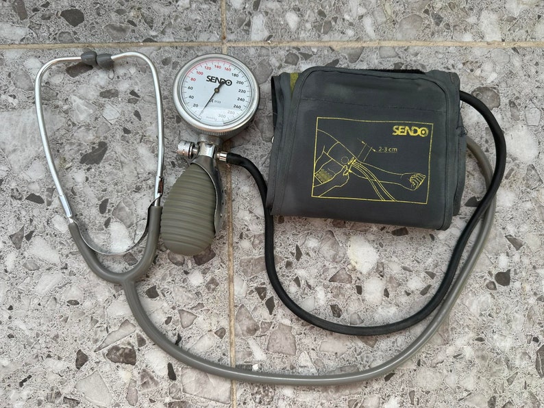 Vintage Mechanical Blood Pressure Sendo Monitor Very Old and Working Retro Collectible image 1