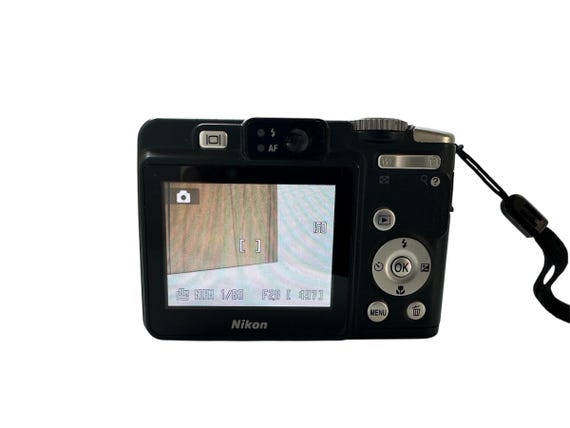 Nikon Coolpix P50 VR Iso 2000 Japan Digital Camera 3 Inches Lcd
