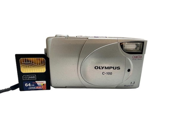 Vintage Olympus Camedia C-100 Zoom Digital Camera Compact 1.3 MP