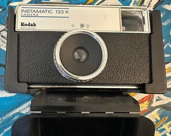 Vintage Rare 1960 Kodak Instamatic 133-X made in Germany Point Shoot Camera Original Case Unique Collectible