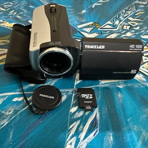 Caméra vidéo haute définition Traveller 10XI HD avec zoom optique 10 x lumières LED LCD 5MP + carte mémoire 4 Go