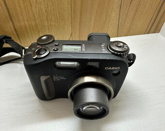 Casio QV-4000 Digital Camera 4.1 MP 9.6 Digital Zoom Automatic