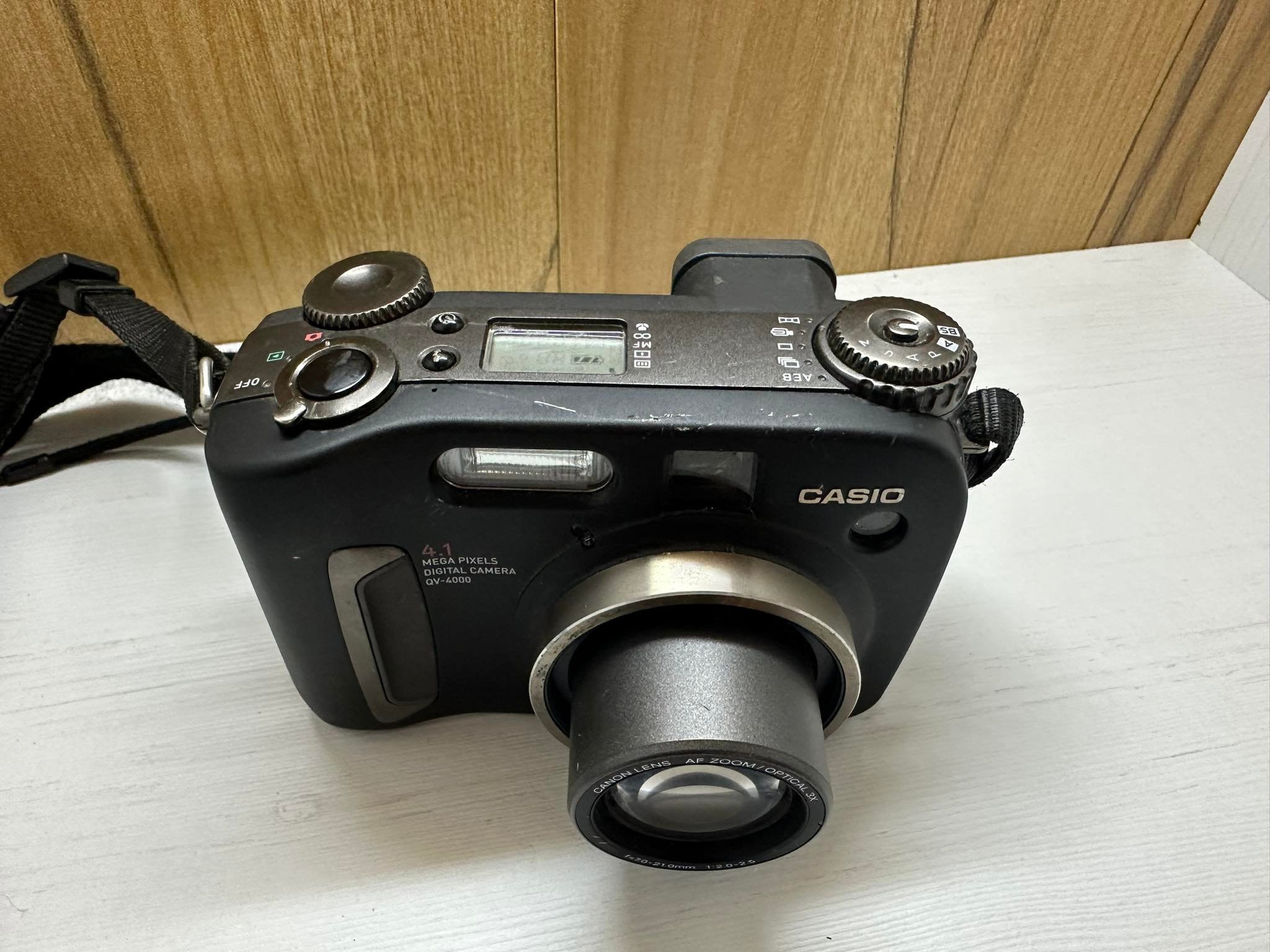 CASIO QV-4000 デジタルカメラ 4.1メガピクセル Casio QV 4000 Digital Camera Rare Early 4.1 Megapixels Lens