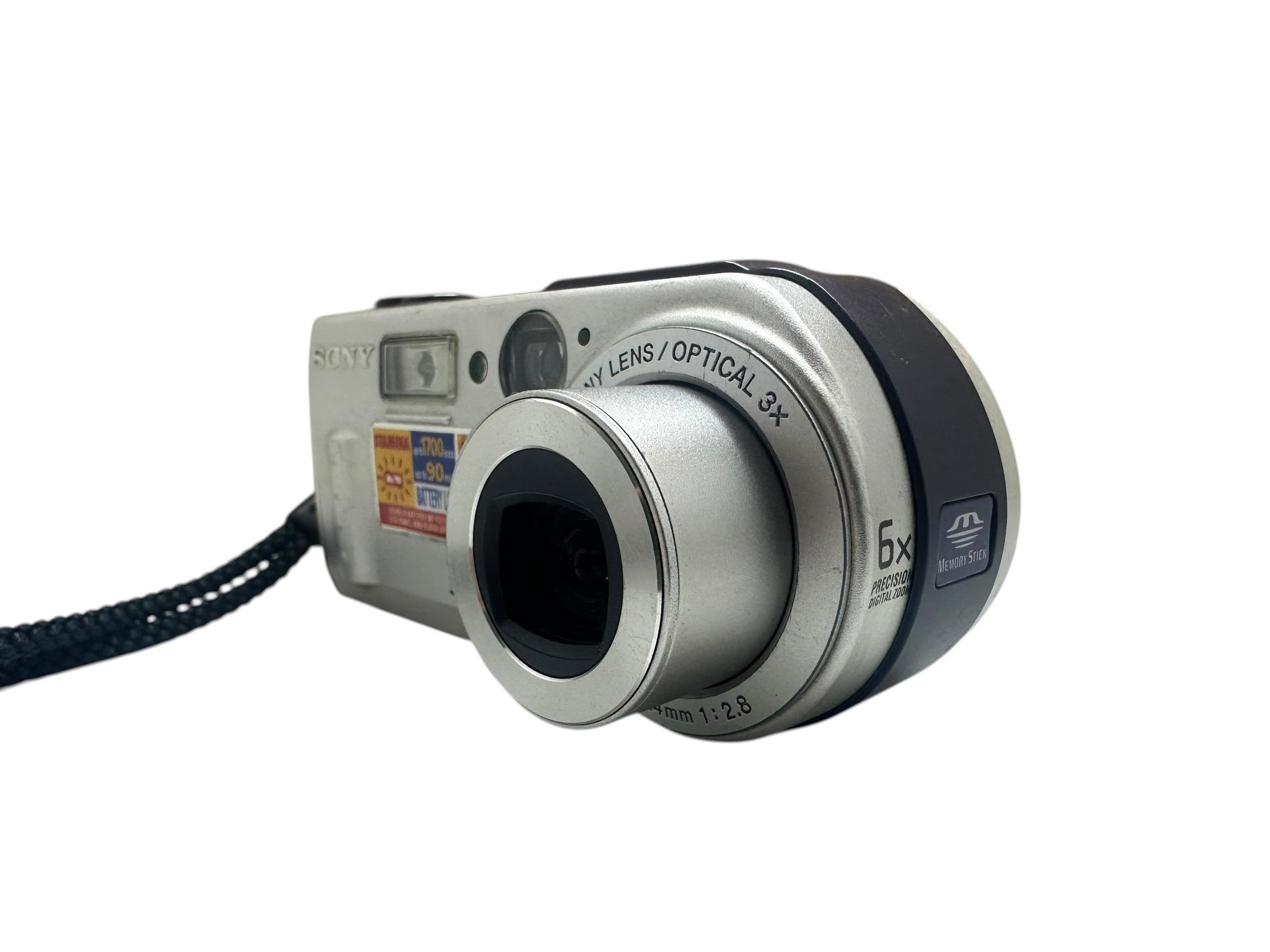Sony Cybershot DSC-P1 Made in Japan Very Rare Digital Camera 3.3