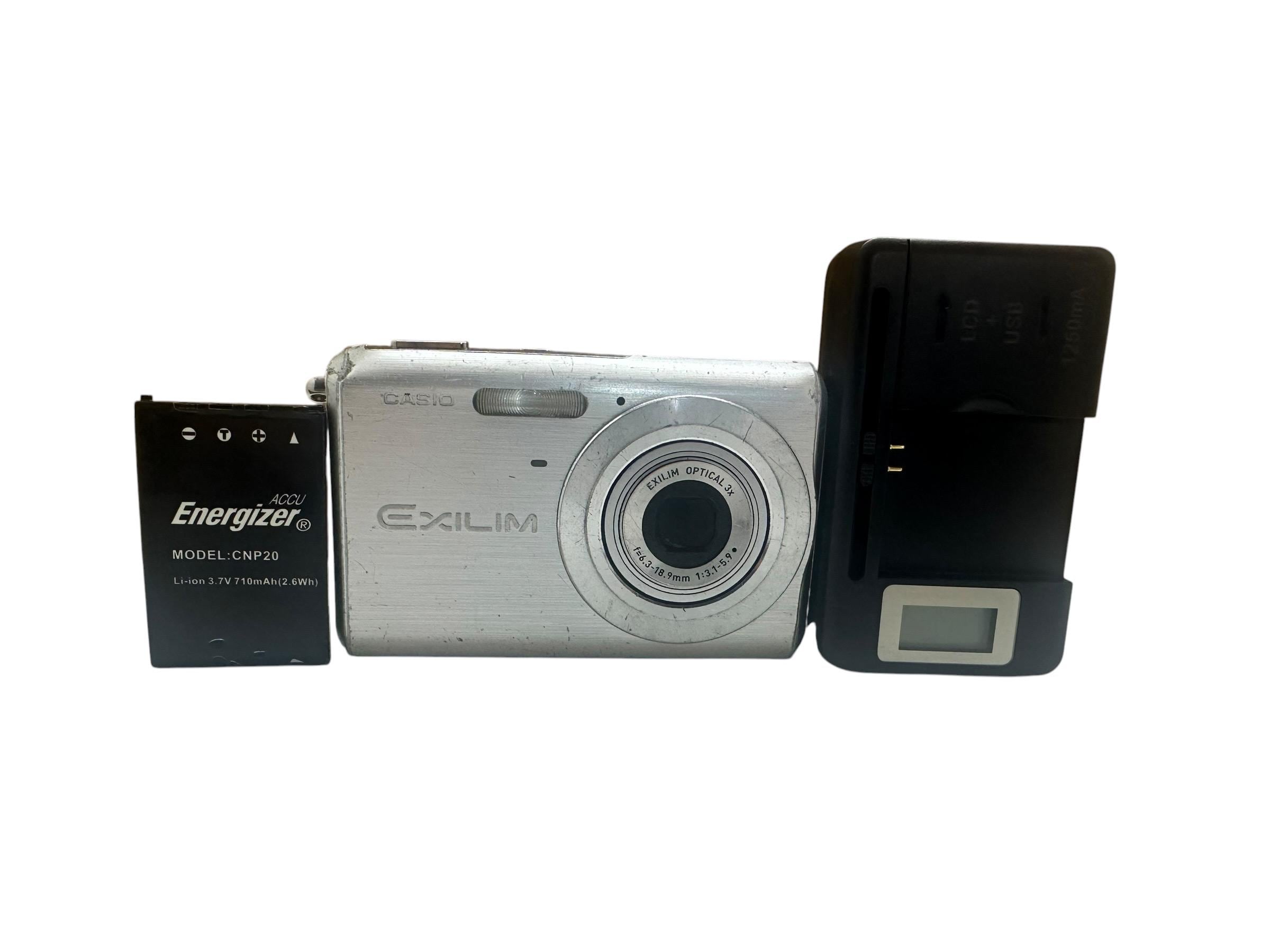 Casio Exilim EX-Z60 Digital Camera 6 MP 3X Optical Zoom 2.6 Inches