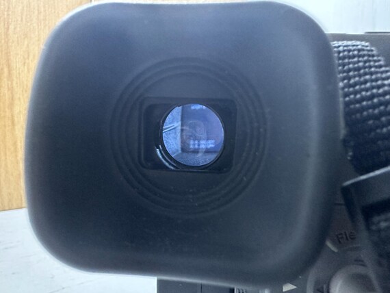 Vintage Canon G1000e 8mm Handycam 500x Digital Zoon 22x Optical