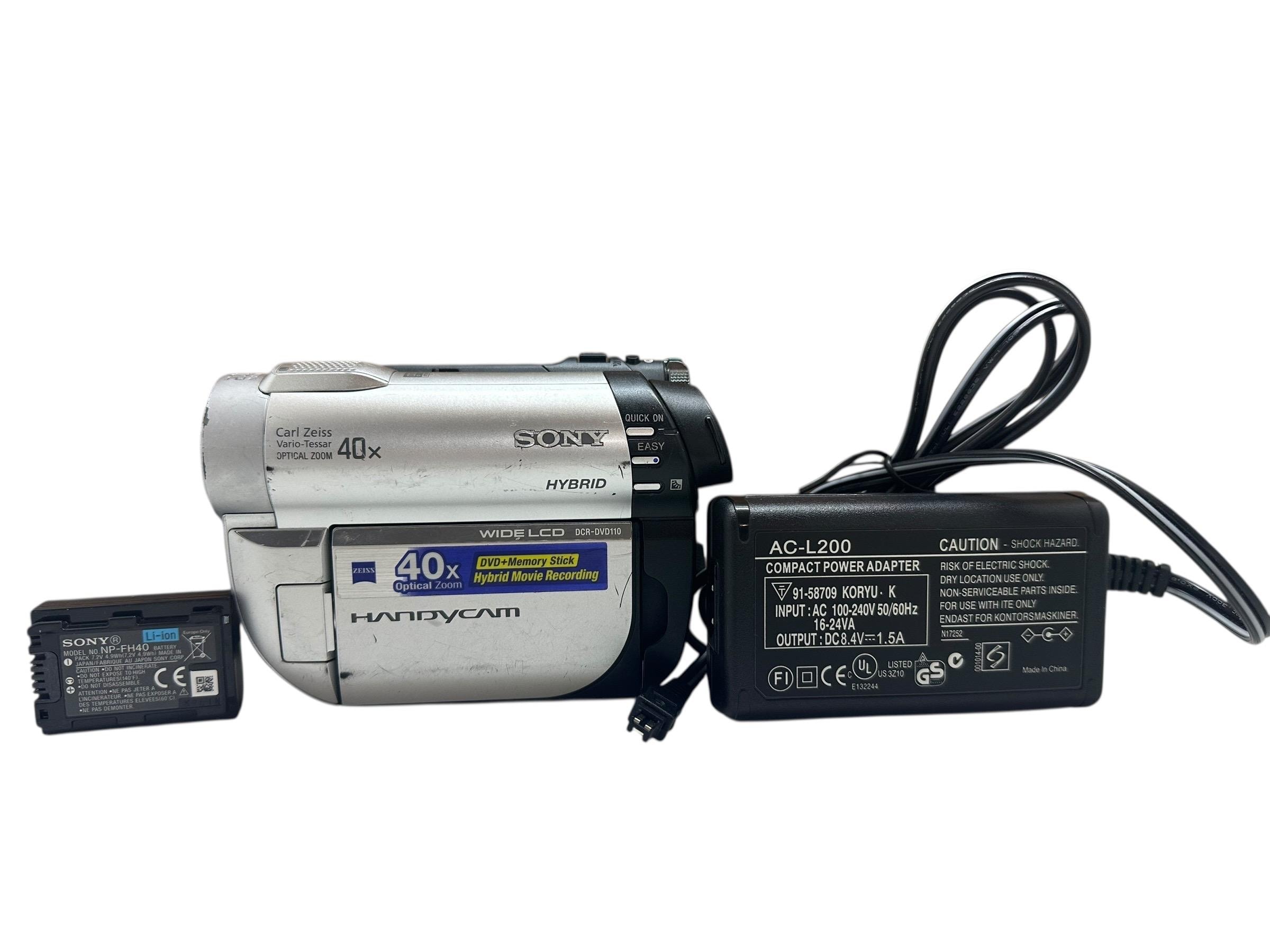 SONY Handycam Carl Zeiss 40倍ズーム Sony Hybrid 40x Zeiss Optical Zoom Handycam Untested For Parts