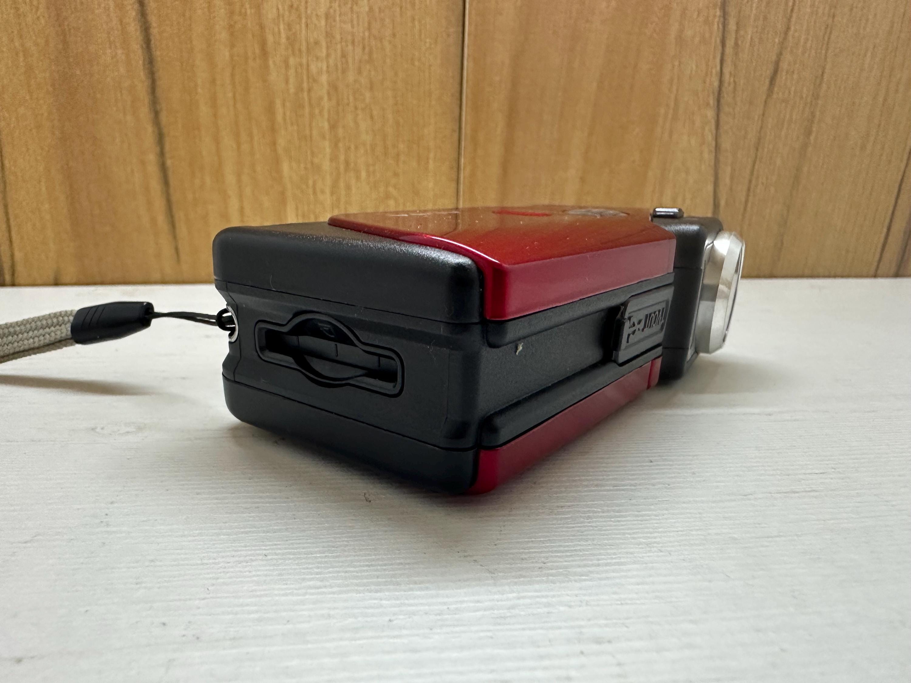 Yashica EZ F8035 Digital Camera Full Box 8 MP 3X Optical