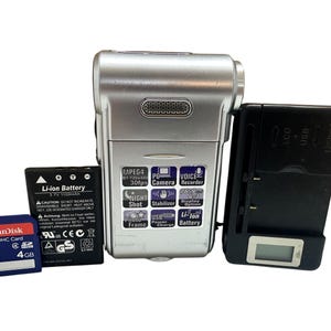 Aiptek DV6800 Videocamera Camcorder Digitale 2,4 inch Displey Draagbare mediaspeler Compact + 4 GB geheugenkaart, batterij, batterijlader