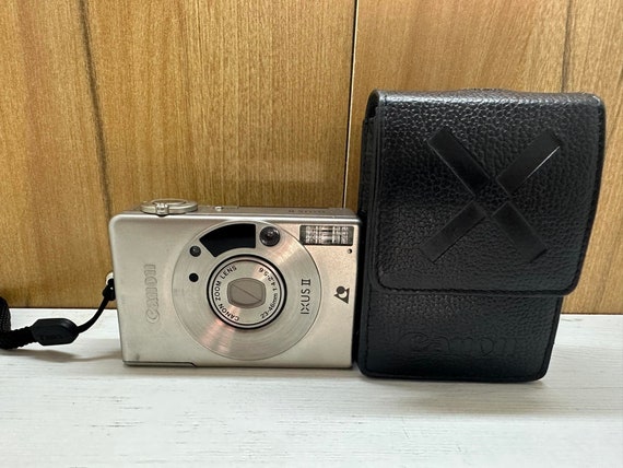 Vintage Canon Ixus II Japan 35mm APS Compact Film Camera 23-46mm