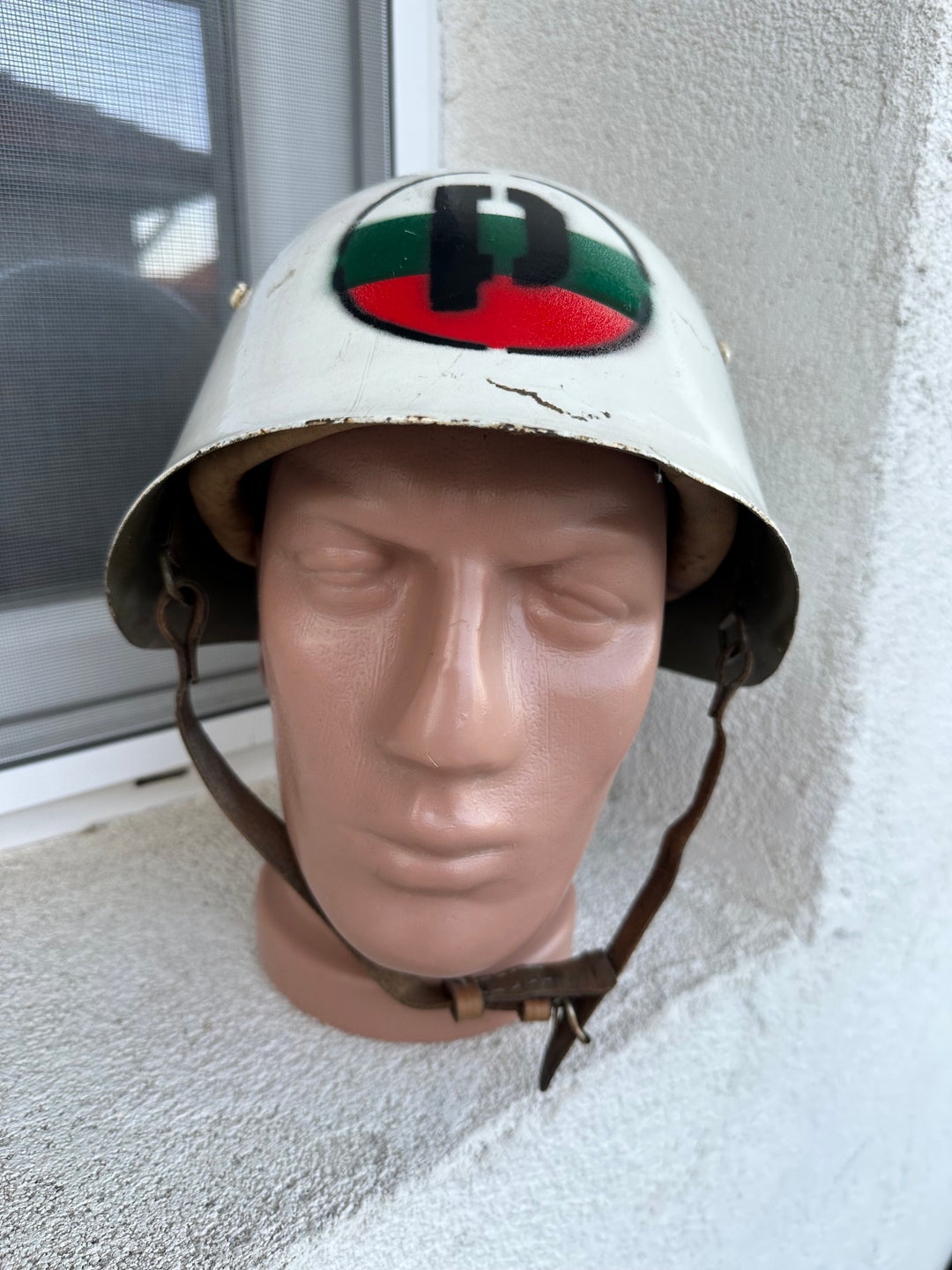 White hotsell military helmet